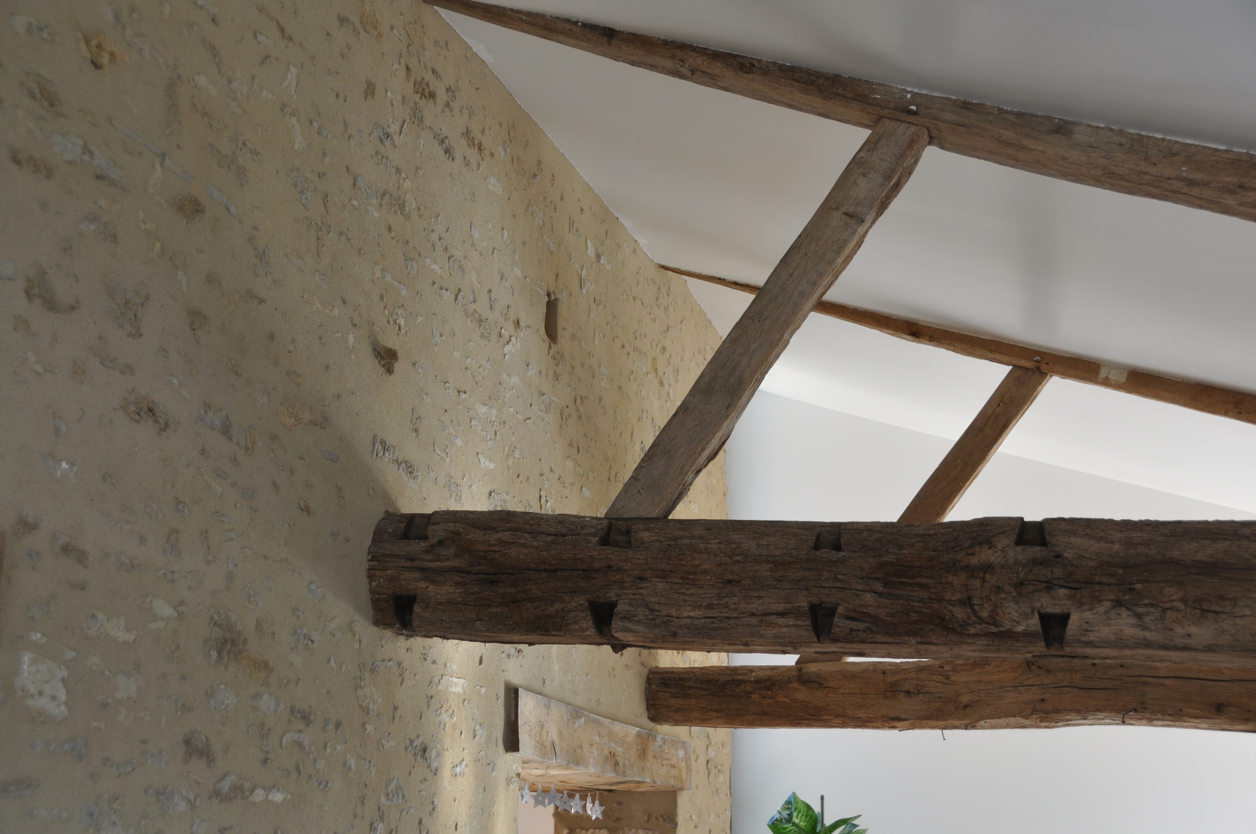 poutres originales du plafond en bois